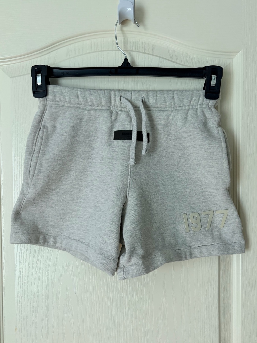 Fear of God Essentials Youth 1977 Sweat Shorts, Heather gray, size 8